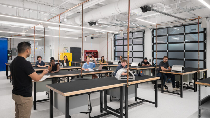 Interior view of STLCC AMC Lab